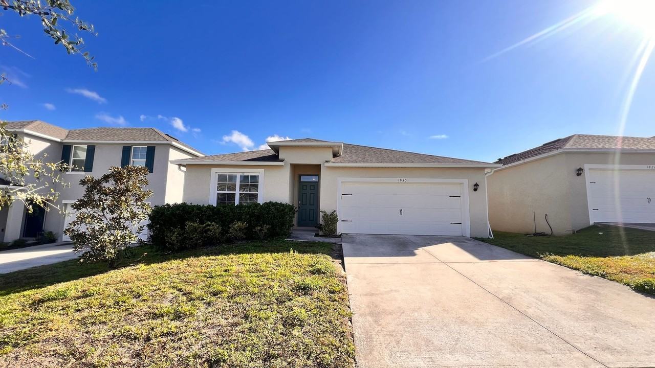 1830 Hackberry St - Photo 2 of 32