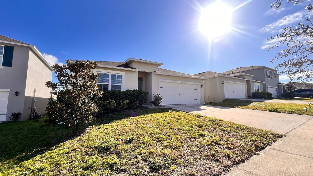 1830 Hackberry St - Photo 3 of 32