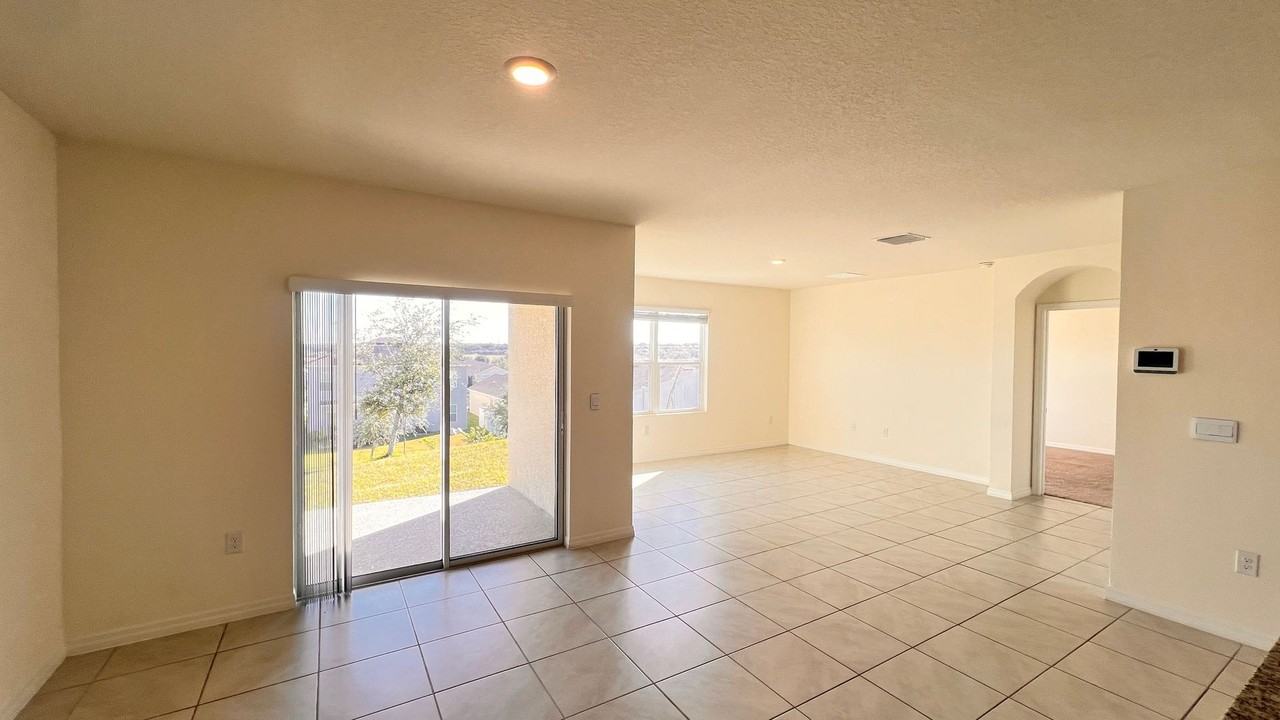 1830 Hackberry St - Photo 7 of 32