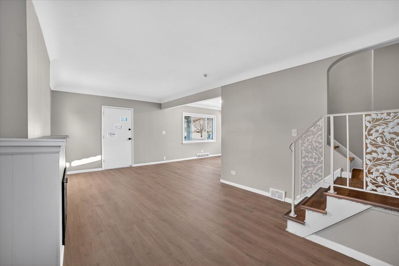 8910 Mccracken Blvd - Photo 3 of 24