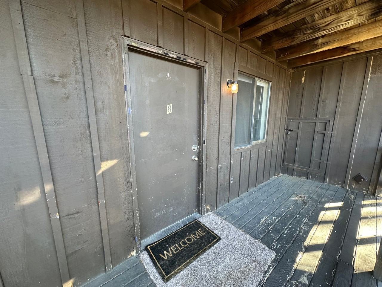 1202 19th St - Photo 2 of 8