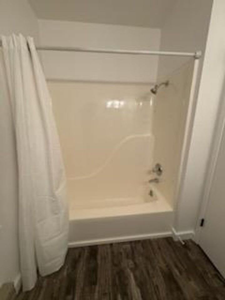 801 Ball St - Photo 4 of 11