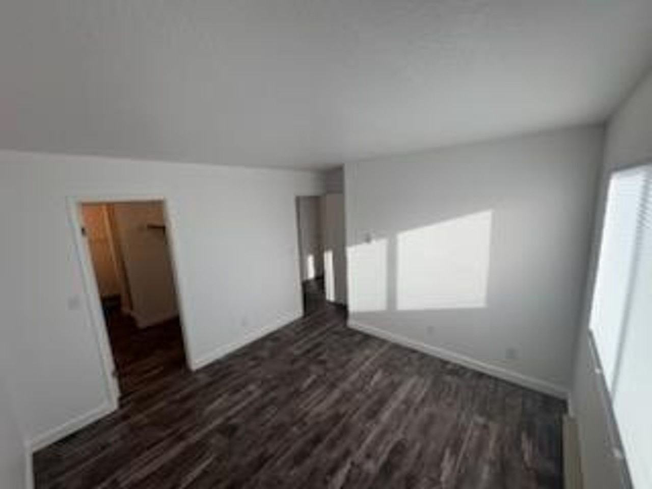 801 Ball St - Photo 5 of 11