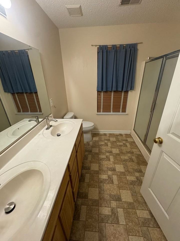 110 Smallwood Dr - Photo 3 of 12