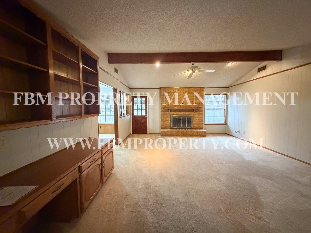 1103 Scarlet Oaks Cir - Photo 5 of 33