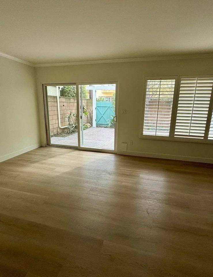 214 Angelo Walk - Photo 3 of 4