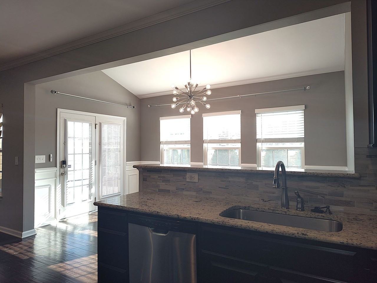 190 Welcombe St - Photo 5 of 40