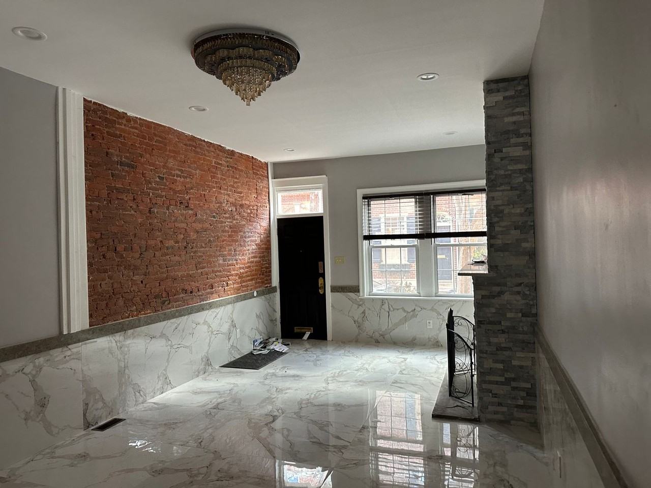 311 Gaskill St - Photo 3 of 13