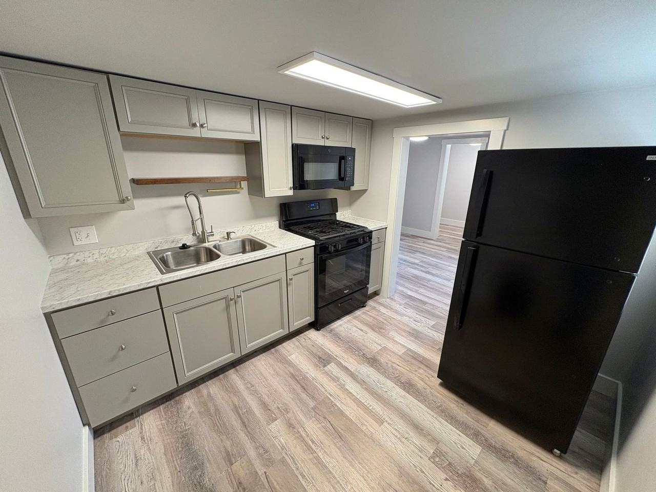 15 1/2 Jackson St - Photo 4 of 13