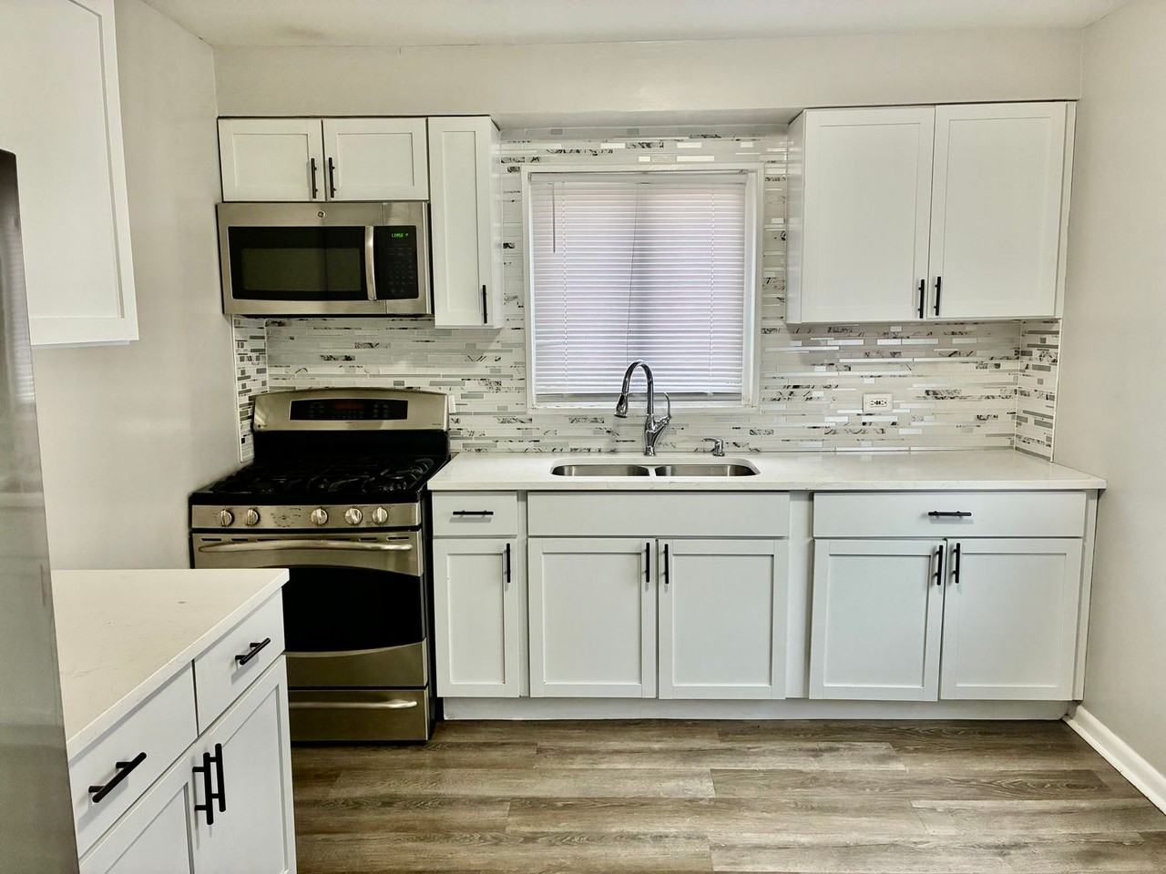 15422 Lincoln Ave - Photo 2 of 15