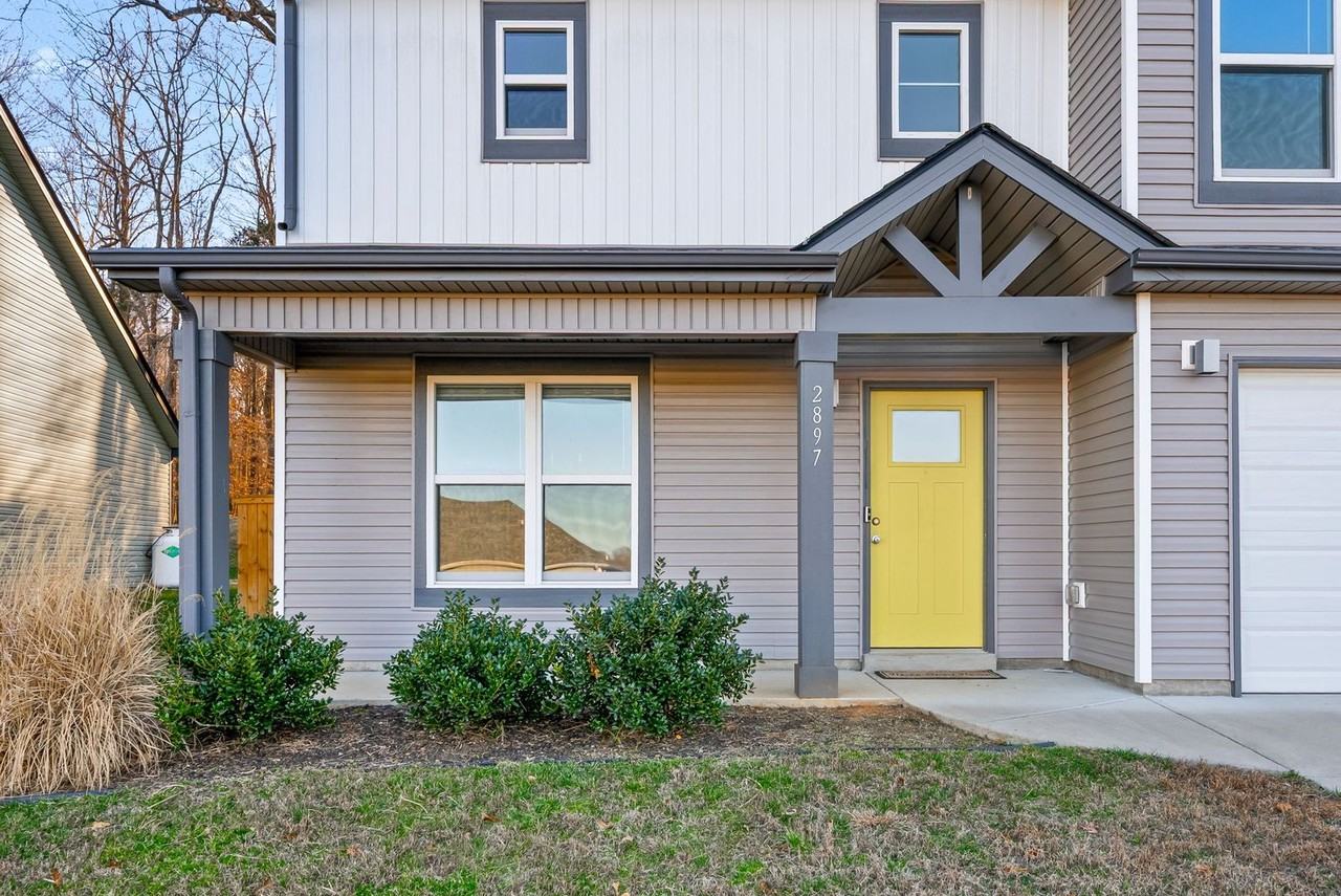 2897 Teakwood Dr - Photo 3 of 39