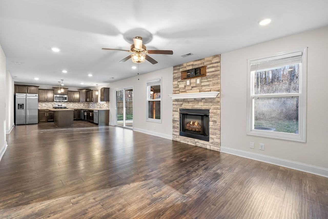 2897 Teakwood Dr - Photo 6 of 39