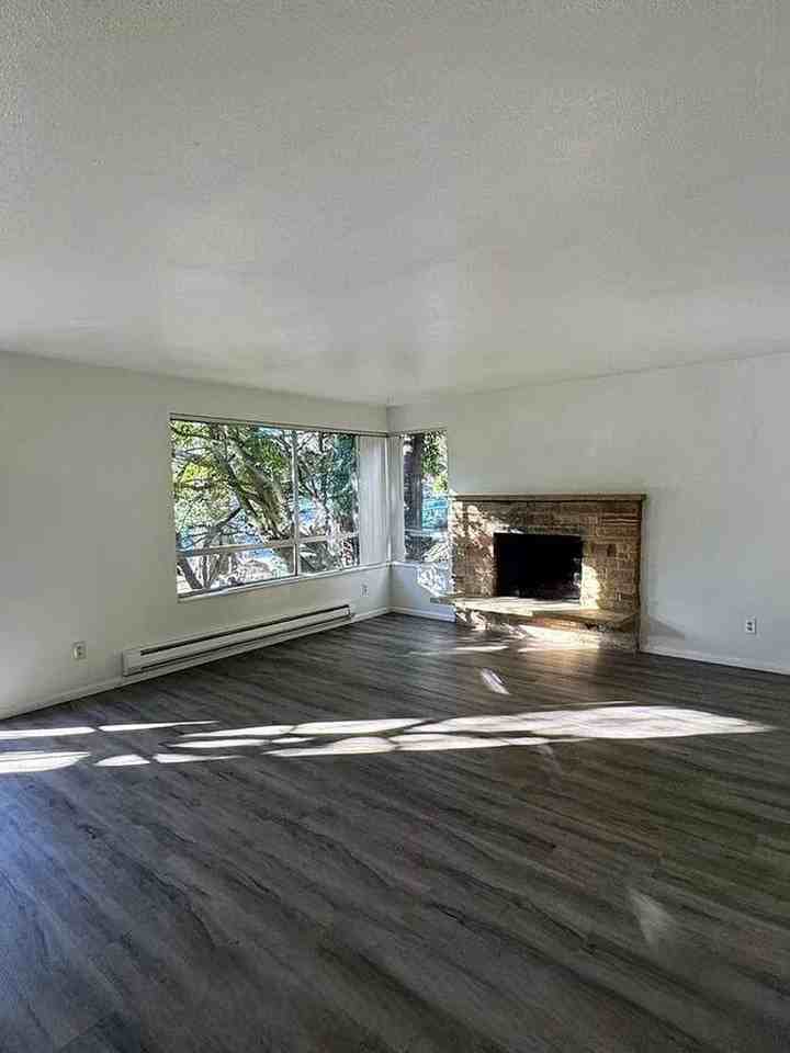 14000 Greenwood Ave N - Photo 2 of 23