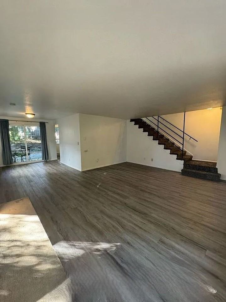 14000 Greenwood Ave N - Photo 5 of 23