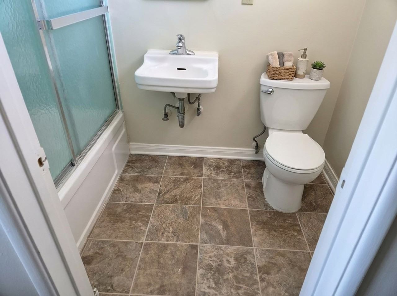 1030 W. Olive Ave., Burbank, CA 91506 - Photo 4 of 5