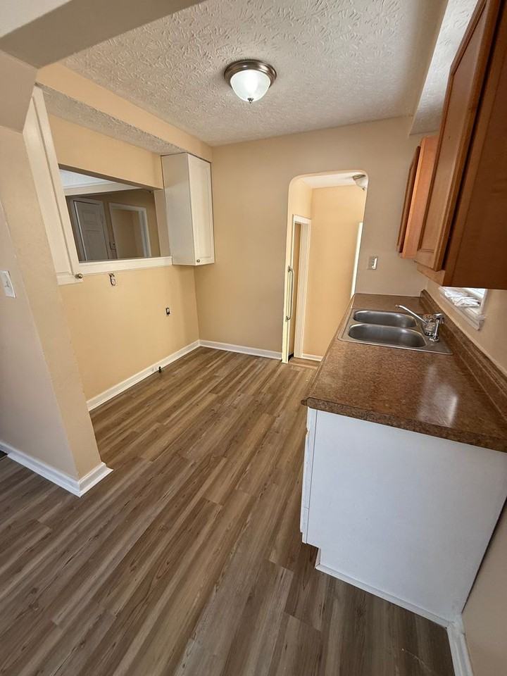 13216 Forestdale Dr - Photo 3 of 11