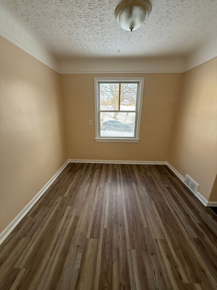 13216 Forestdale Dr - Photo 4 of 11