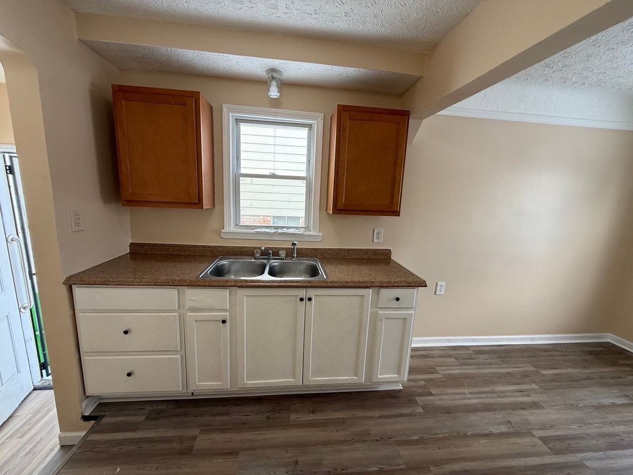 13216 Forestdale Dr - Photo 5 of 11