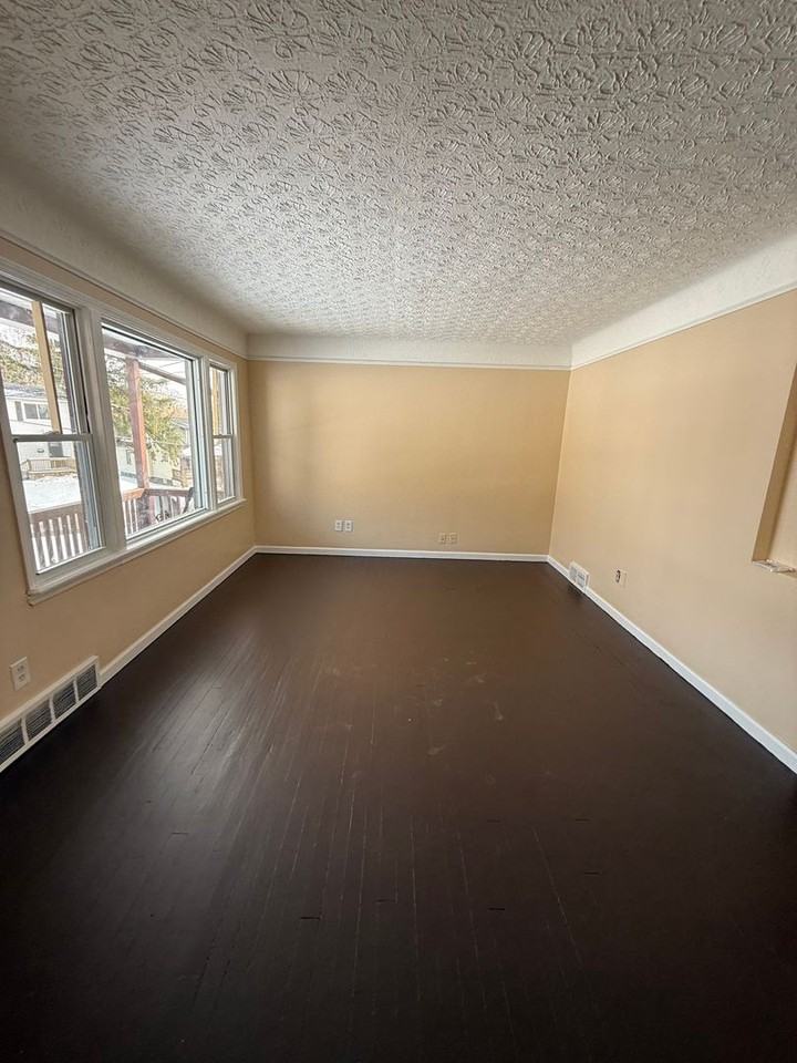 13216 Forestdale Dr - Photo 6 of 11