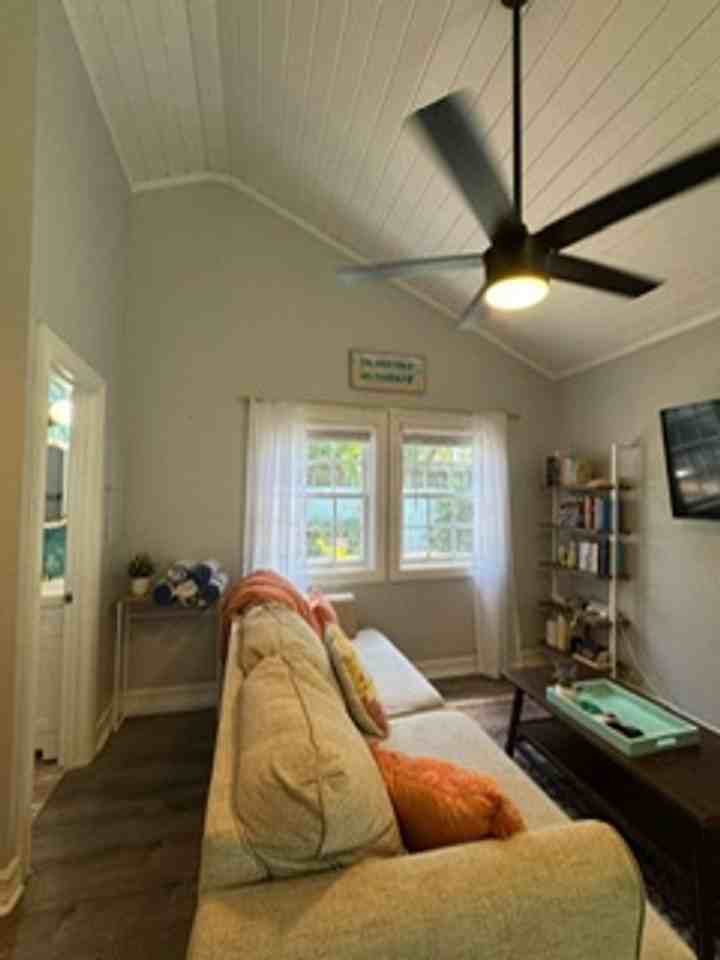 914 Packer St - Photo 2 of 19