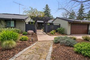 featured image of 1118 Marina Cir