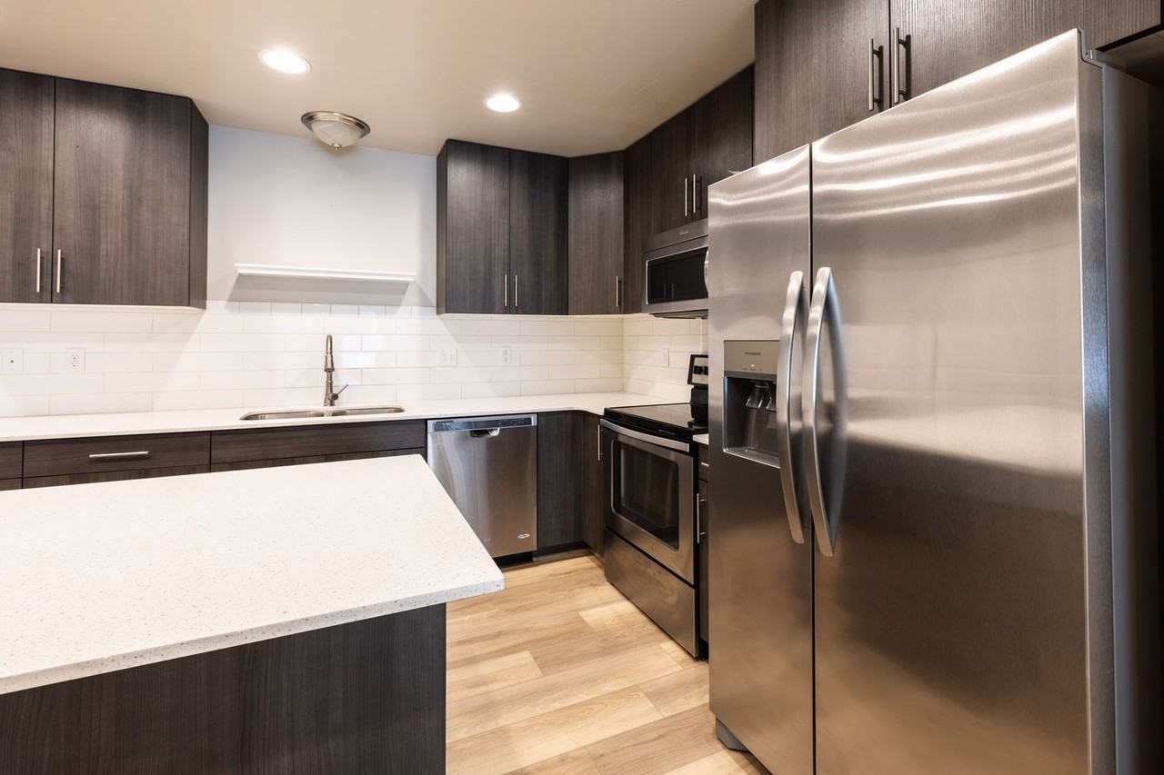 656 Trejo St - Photo 7 of 16