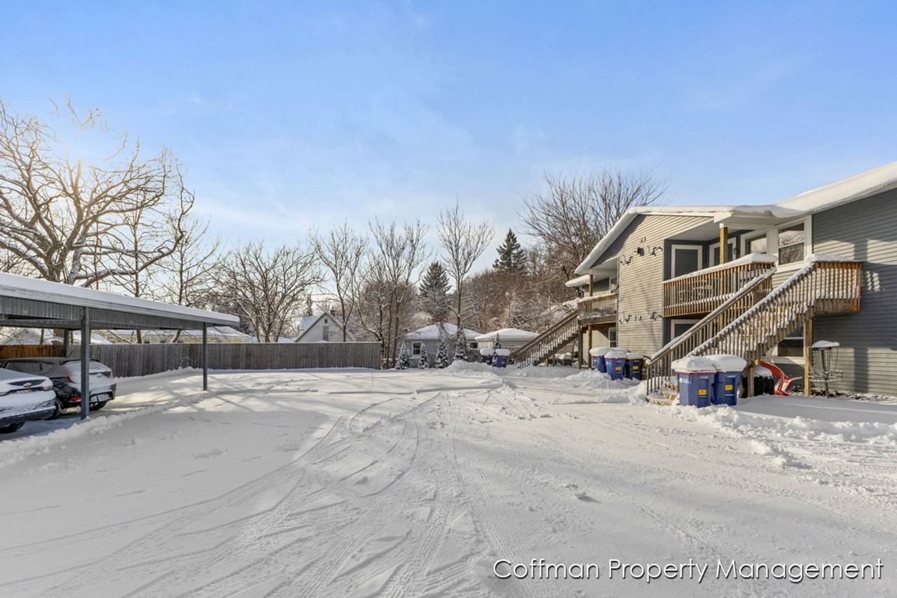 810 Benson - Photo 4 of 6