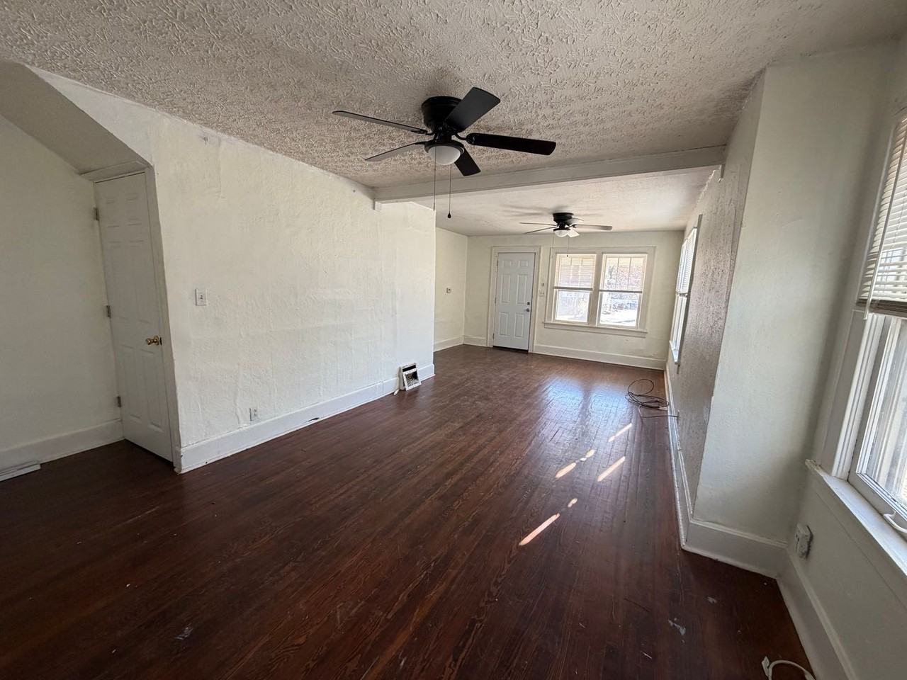 1411 W Mount Vernon St - Photo 6 of 32