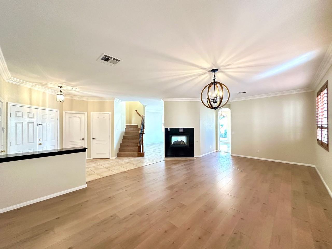 4056 Villeroy Ave - Photo 4 of 25