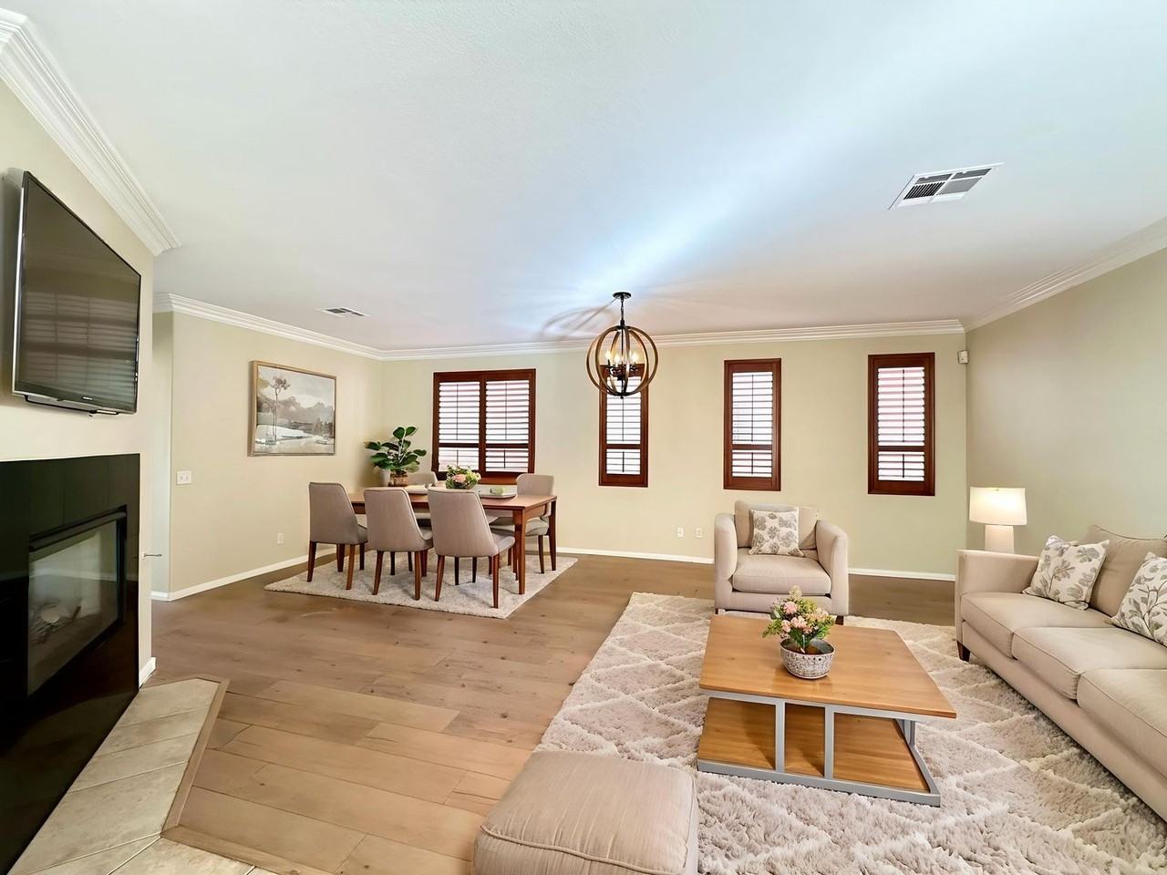 4056 Villeroy Ave - Photo 5 of 25