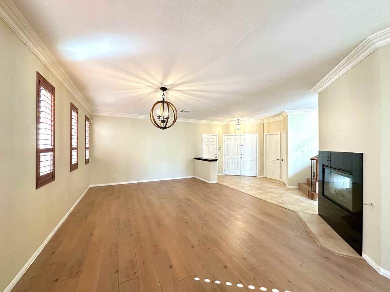 4056 Villeroy Ave - Photo 6 of 25