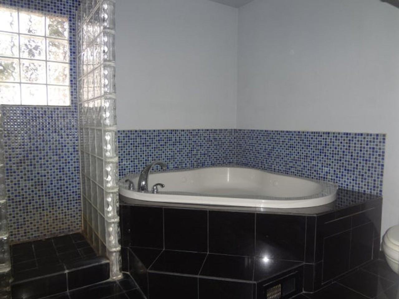 3220 La Ronda Pl Ne - Photo 2 of 11