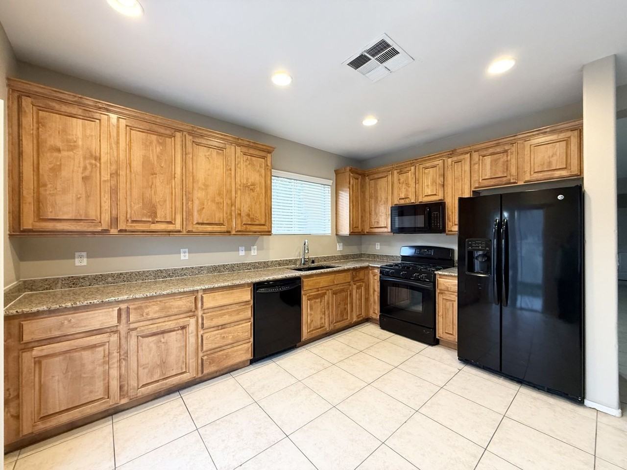 6741 Correen Hills Ct - Photo 4 of 6