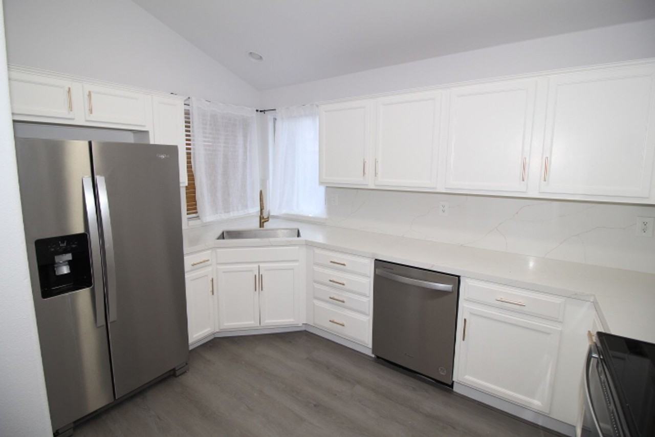 2232 Golden Ave - Photo 3 of 13