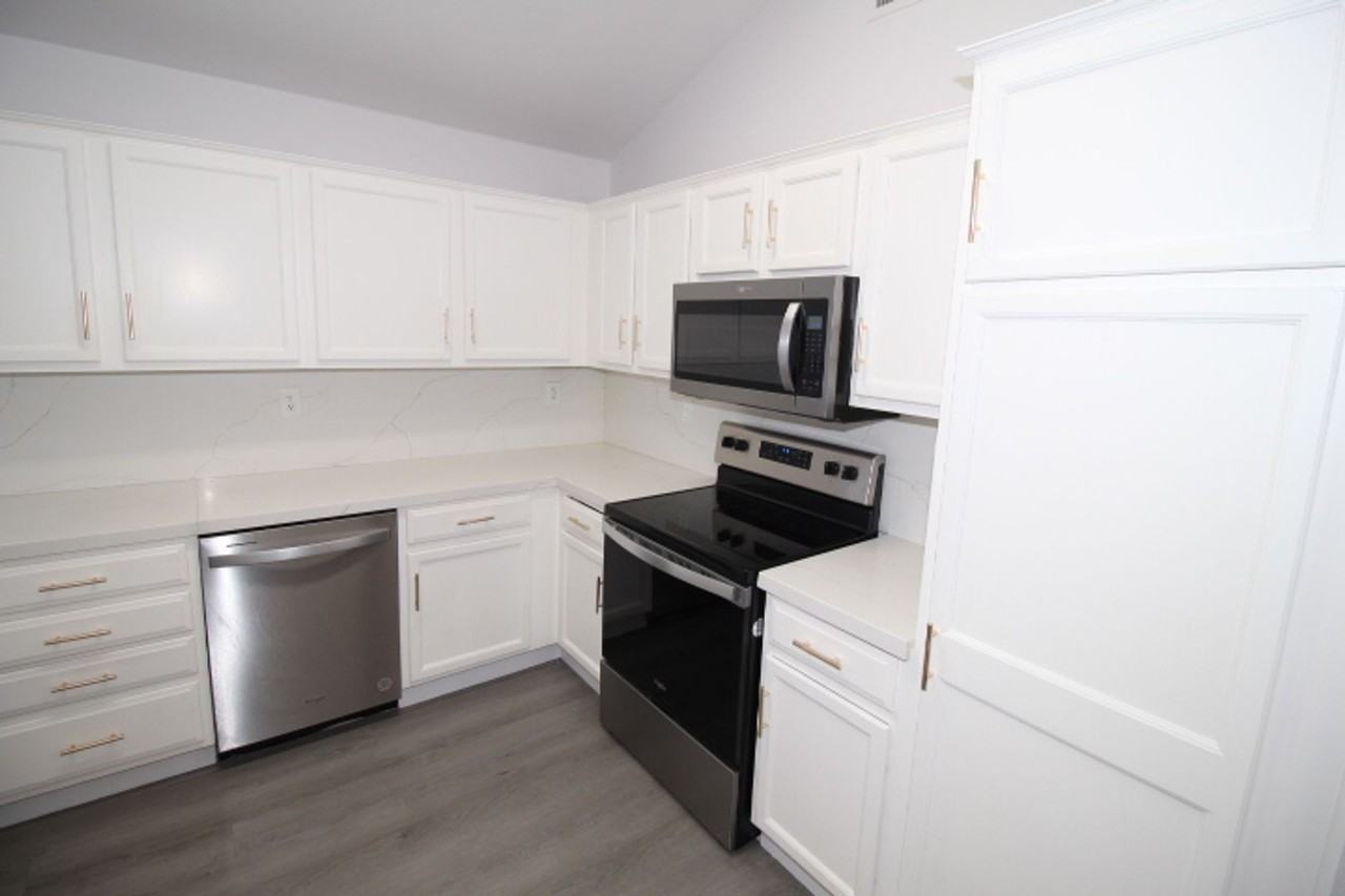 2232 Golden Ave - Photo 4 of 13