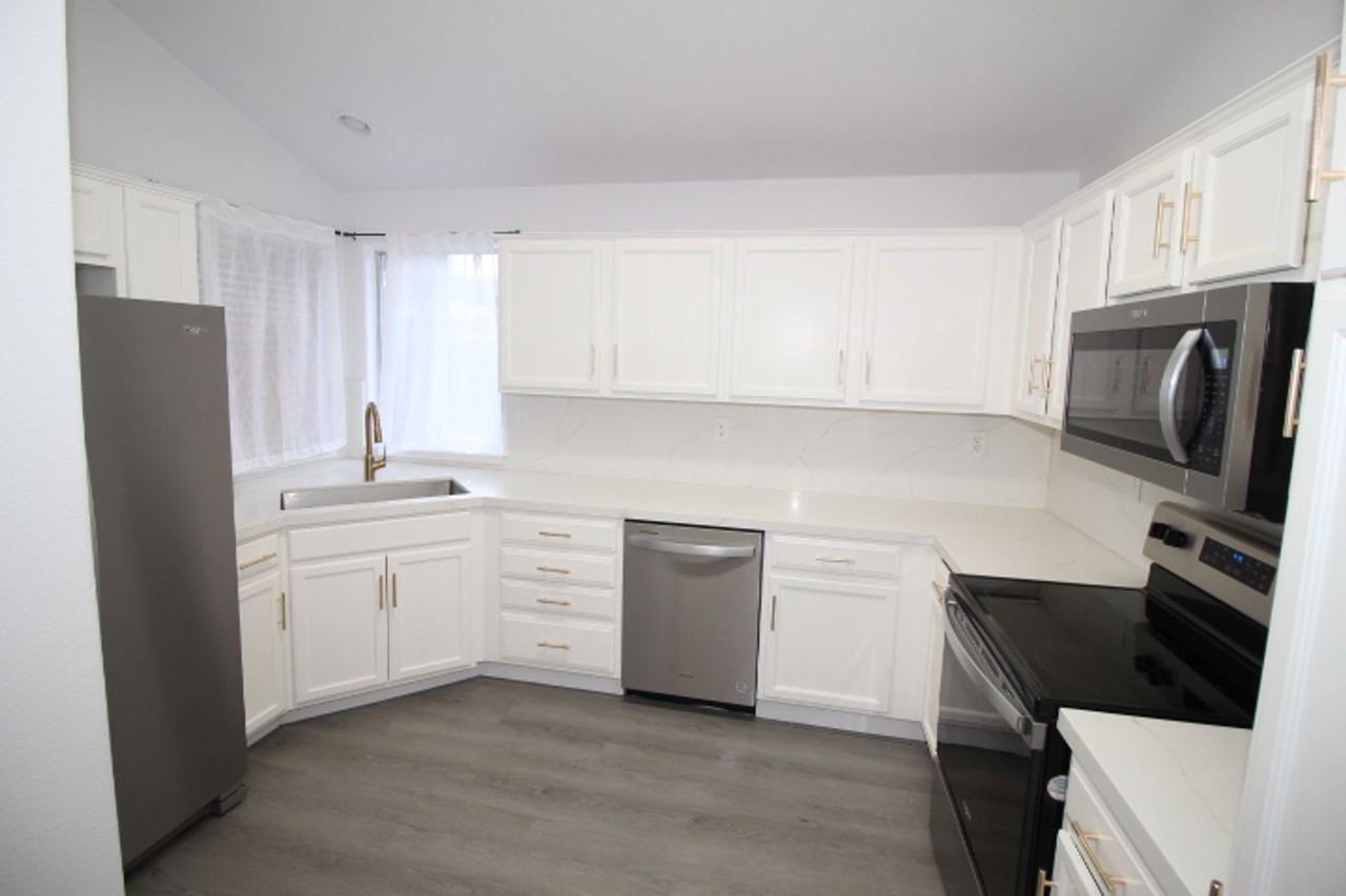 2232 Golden Ave - Photo 5 of 13