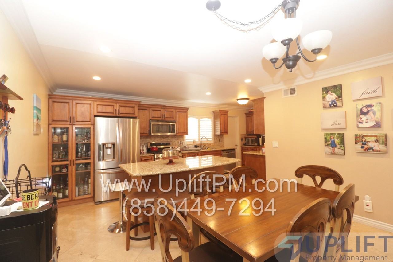 11205 Socorro St - Photo 4 of 18