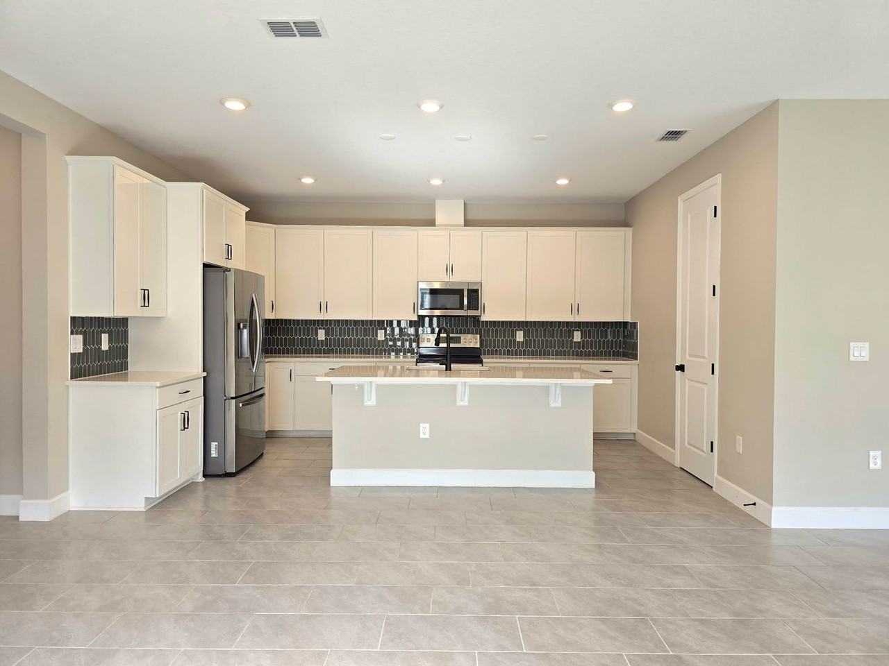 5431 Arlington River Dr - Photo 6 of 30