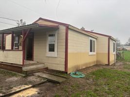 featured image of 148 148 & 150 SE Gregory Drive