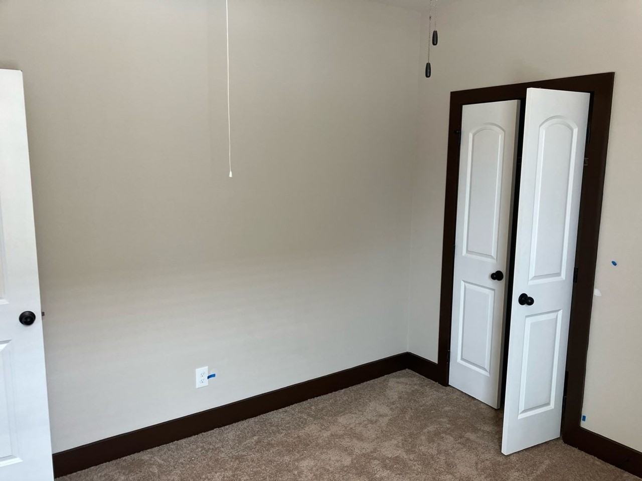 696 Village Dr - Photo 4 of 10