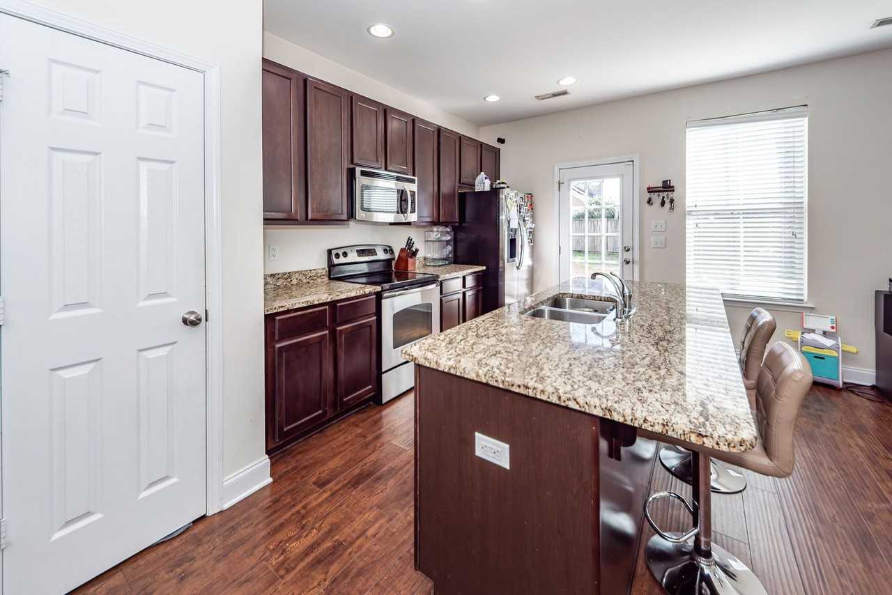 254 Chemistry Cir - Photo 6 of 28