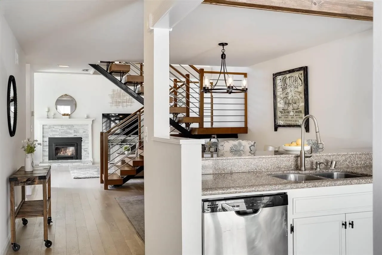 513 Willow St - Photo 5 of 39