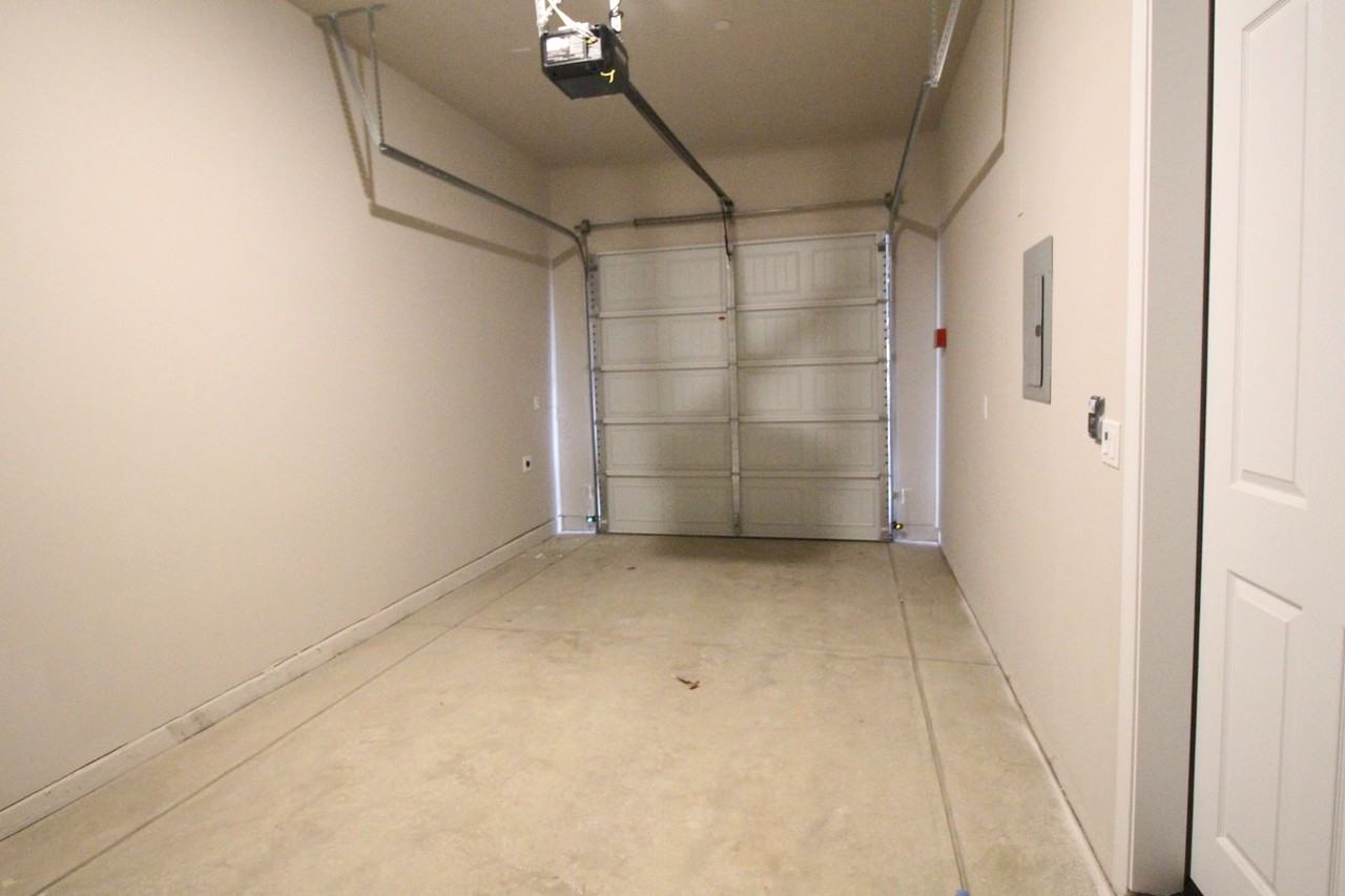 1319 E Portals Ave - Photo 6 of 7