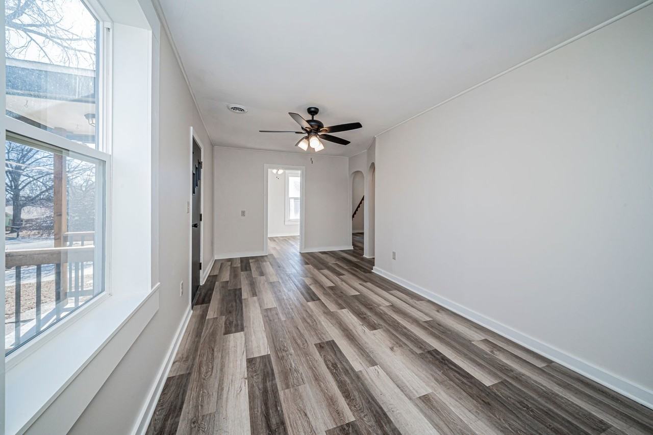 826 S Madison St - Photo 6 of 38