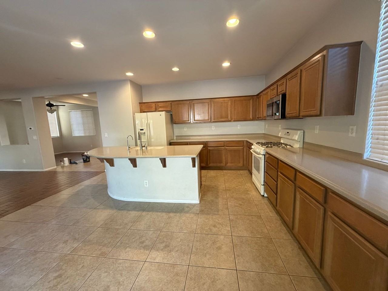 4348 Desert Home Ave - Photo 3 of 34