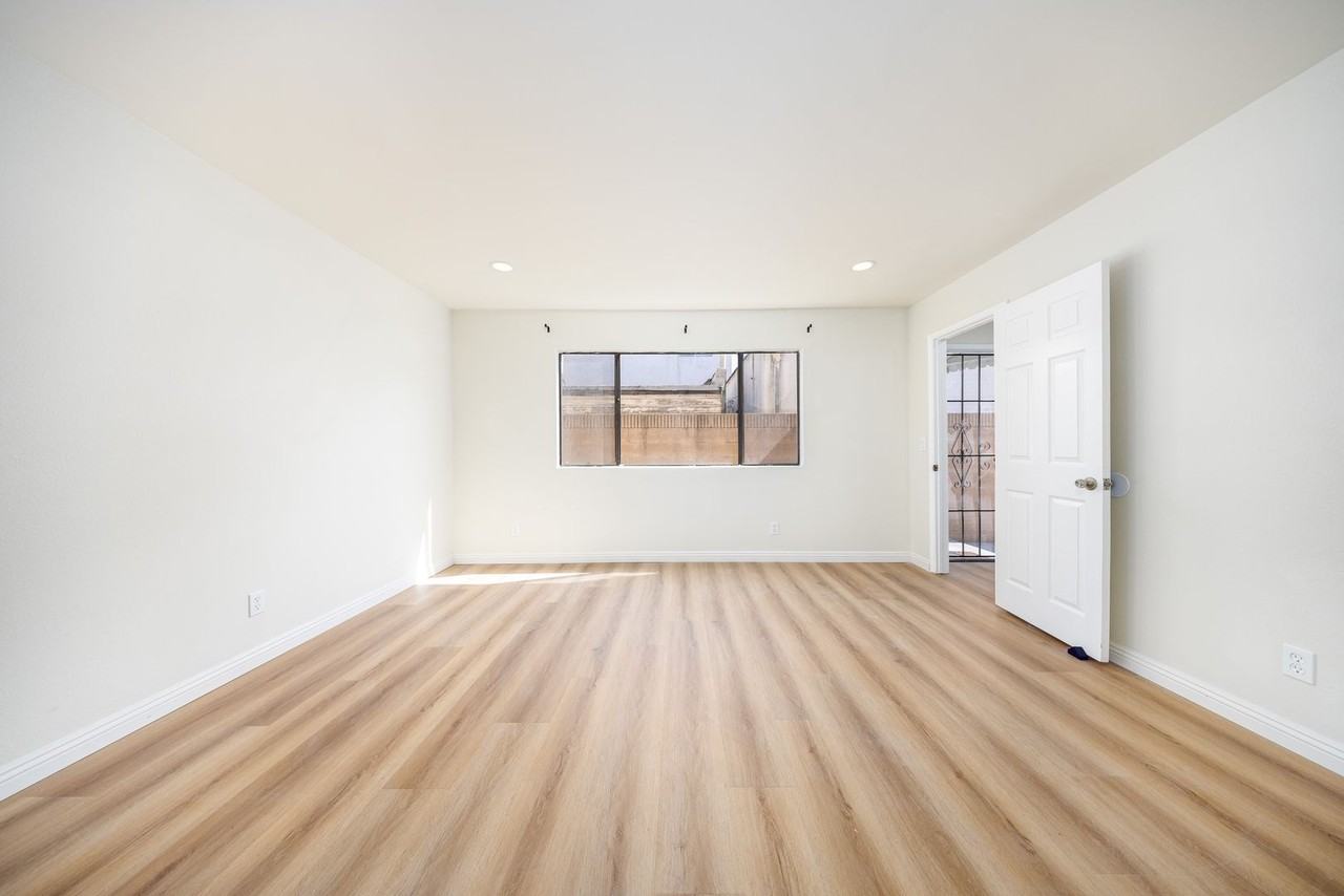 513 W Emerson Ave #C - Photo 5 of 19