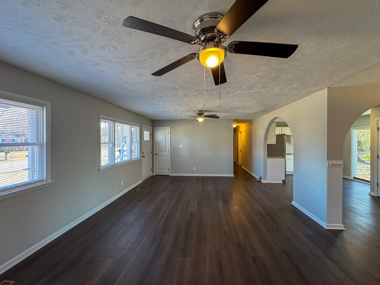 1622 Grandview Dr - Photo 4 of 23