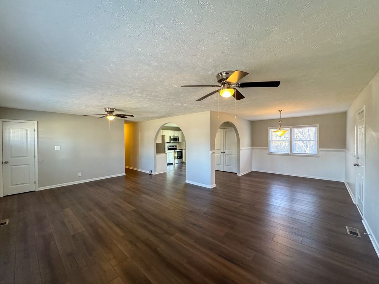 1622 Grandview Dr - Photo 5 of 23