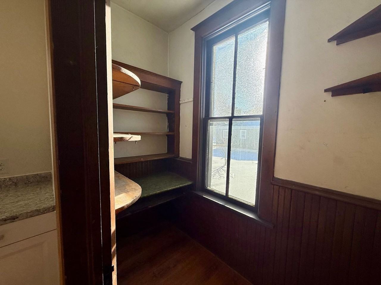 609 E Wausau Ave - Photo 4 of 23