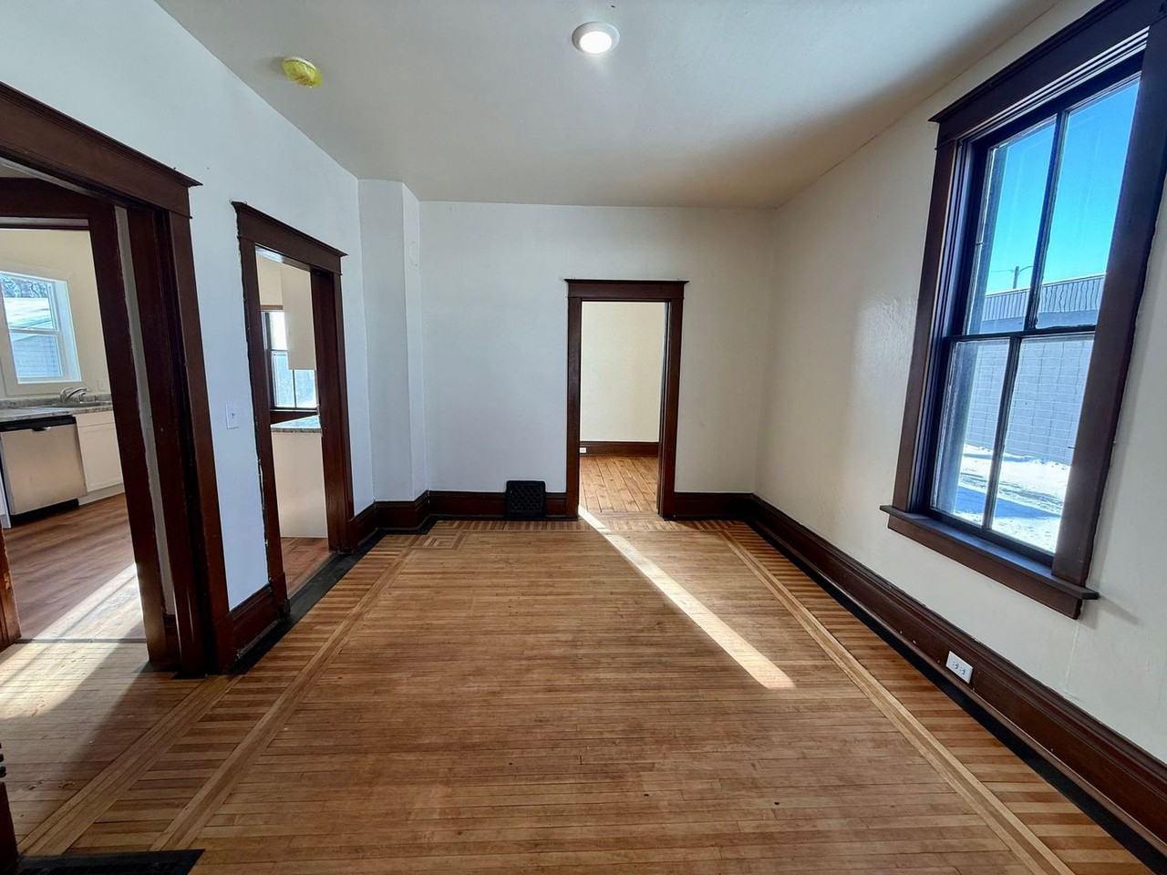 609 E Wausau Ave - Photo 5 of 23